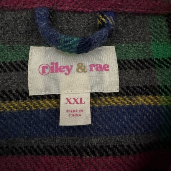 Riley & Rae Women’s Cropped Plaid Shacket - Size XXL - Pre-Owned - Picture 3 of 3